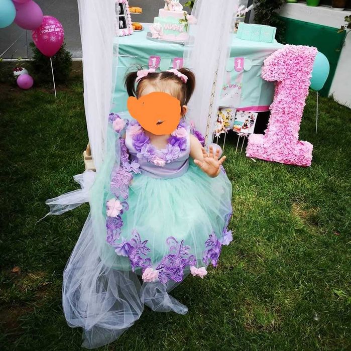 Официална рокля за бебе размер 1 г.