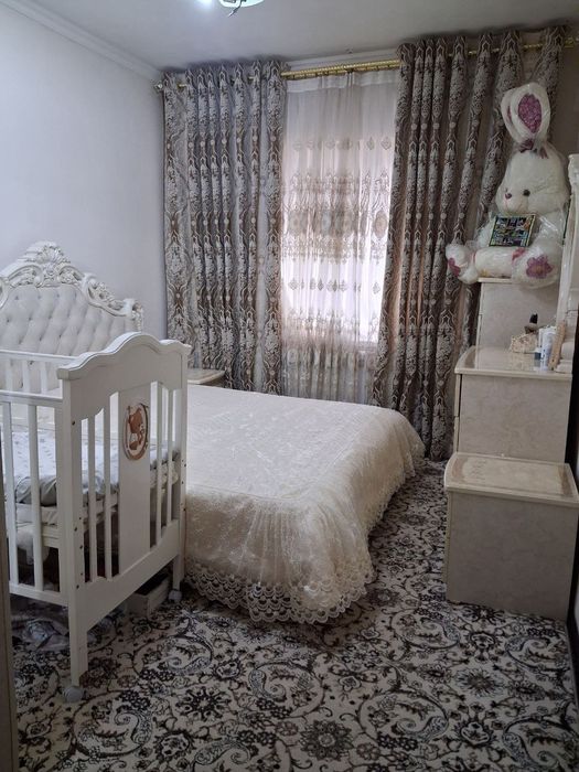 Продается квартира в чирчике 8 мкр.