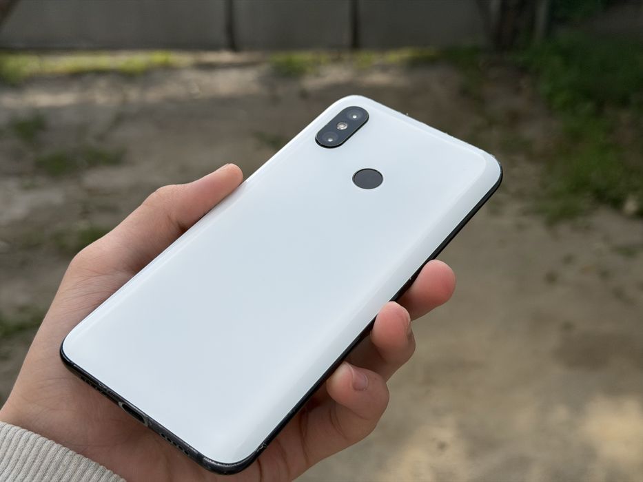 Xiaomi MI 8, 128/6, 4k30 FPS. Прошитый
