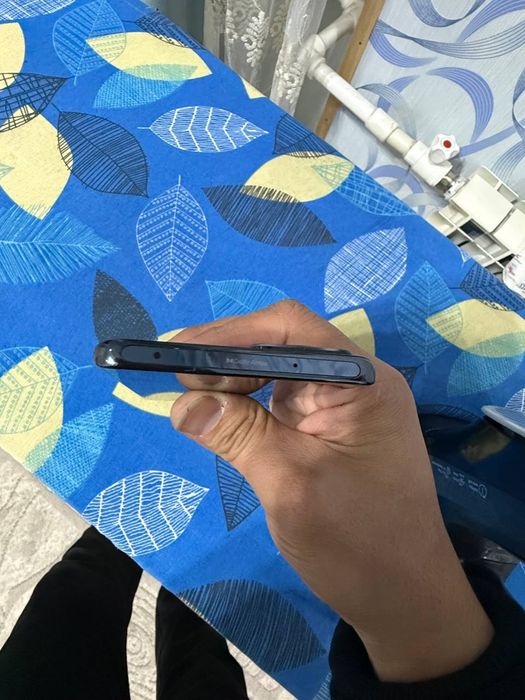 Redmi 13 lite hotira 256Gb holati yaxshi