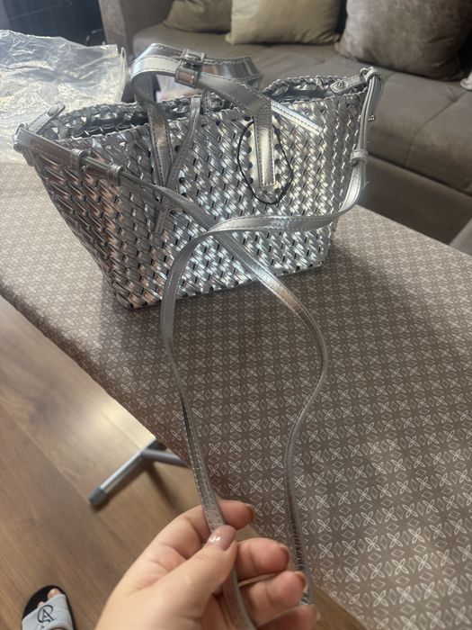 Продам сумку mango