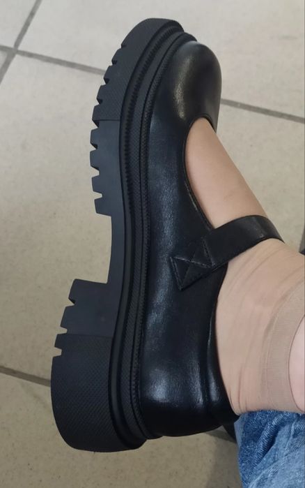 Продам туфли для девушек