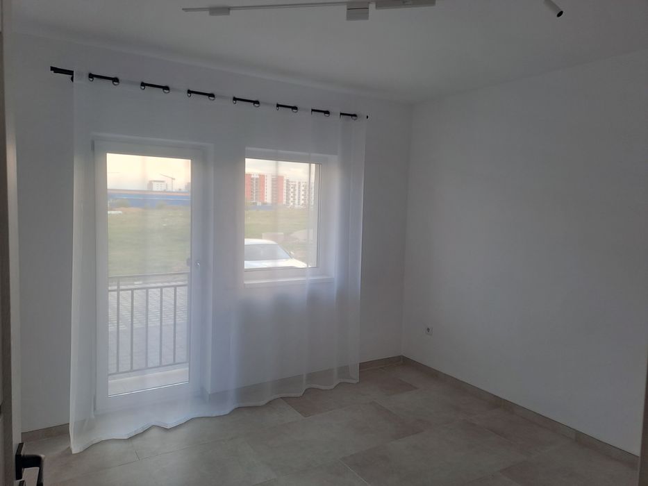 Spațiu birouri, 3 camere, parcare. Finisat la cheie
