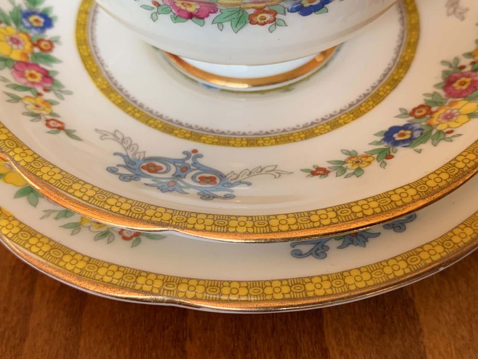 Винтидж английски порцеланов сервиз Paragon Fine China-Made in England