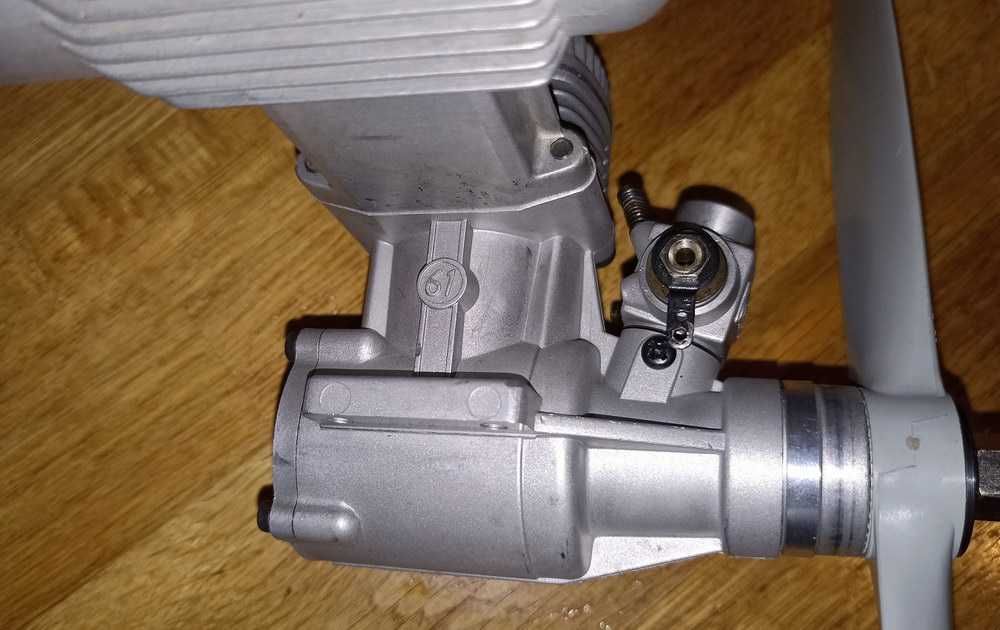 Motor nitro modelism OS Max 61FX 10cc cu bujie si elice pt. aeromodel