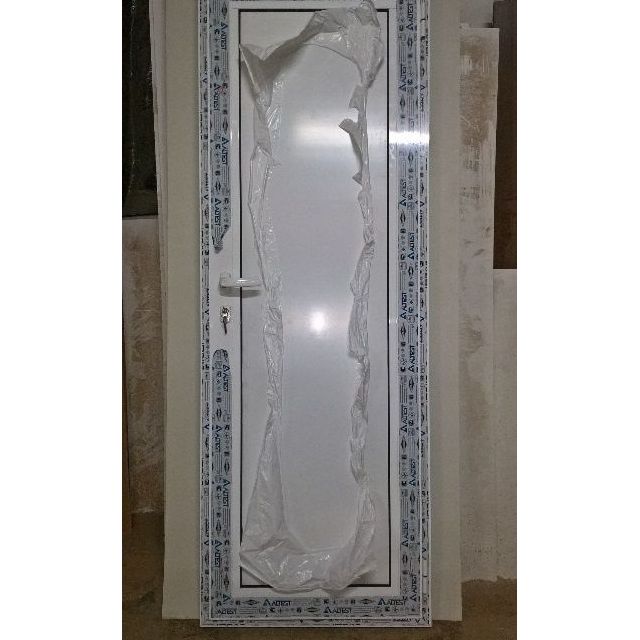 Алуминиева врата, алуминиеви врати, врата за баня, врати за баня бяла