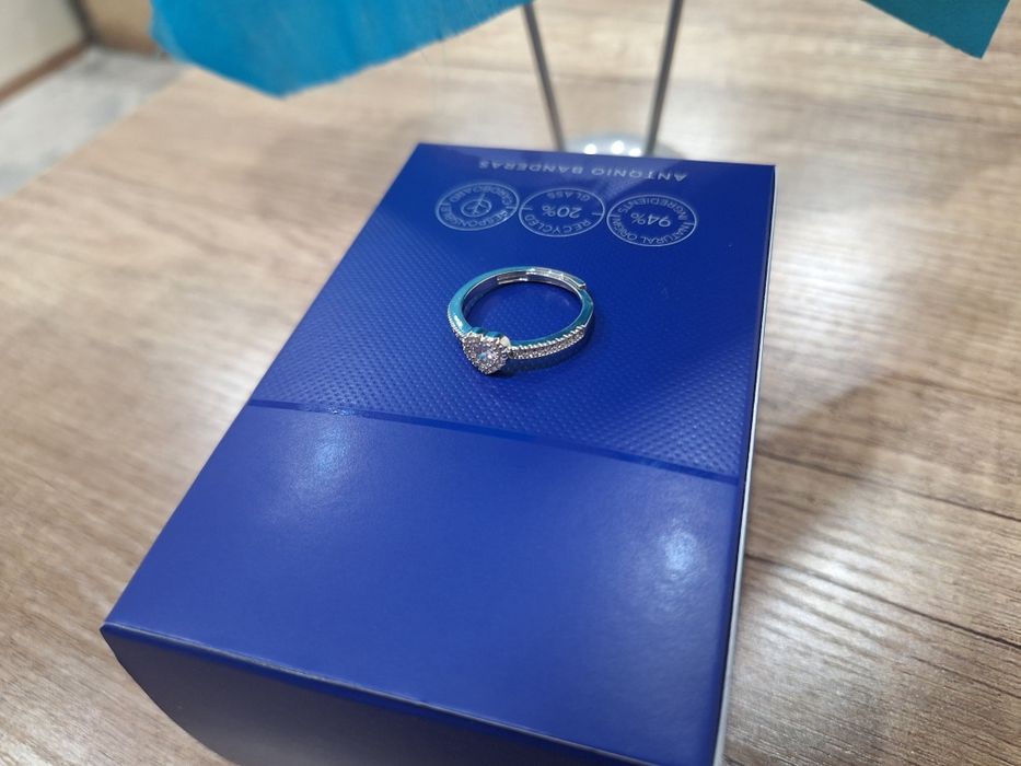 Новое Кольцо с сердцем циркон Костанай