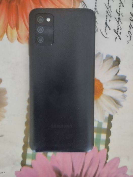 Samsung 03S ishlatilgan aybi ekrani dars ketgan