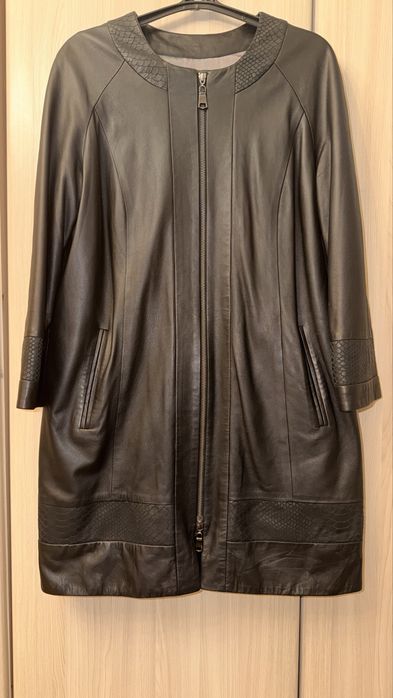 Кожанный женский плащ