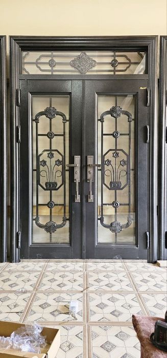 Темир эшиклар ва МДФ эшиклар, зиналар.