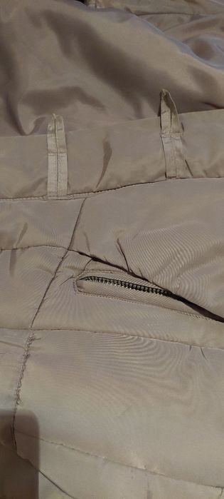 Куртка - женская.