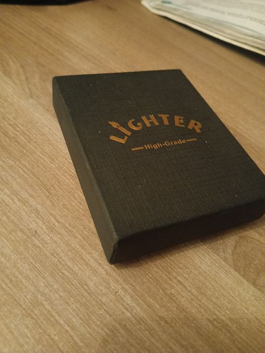 Крутая брутальная зажигалка