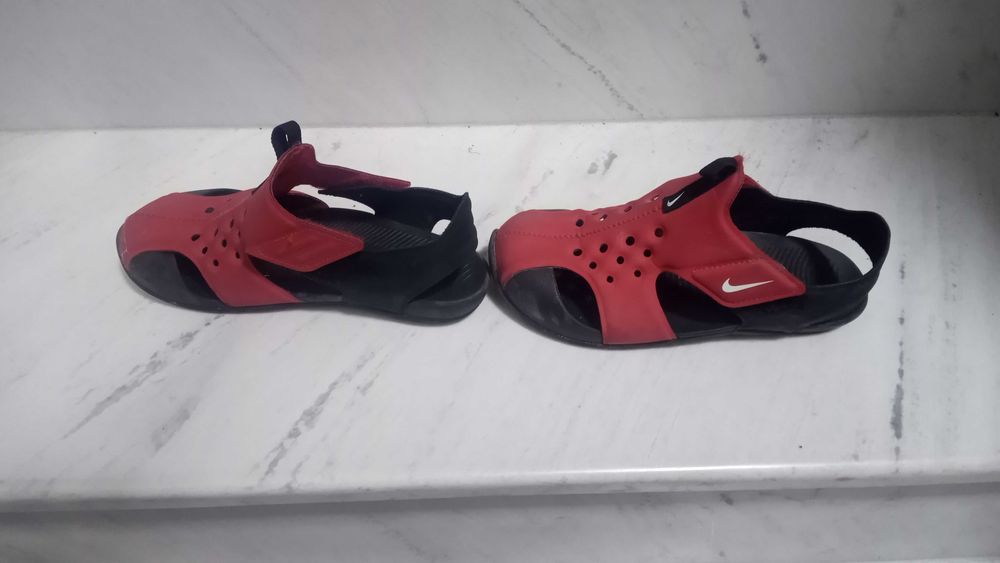 Сандали найк NIKE детски втора употреба много запазени.