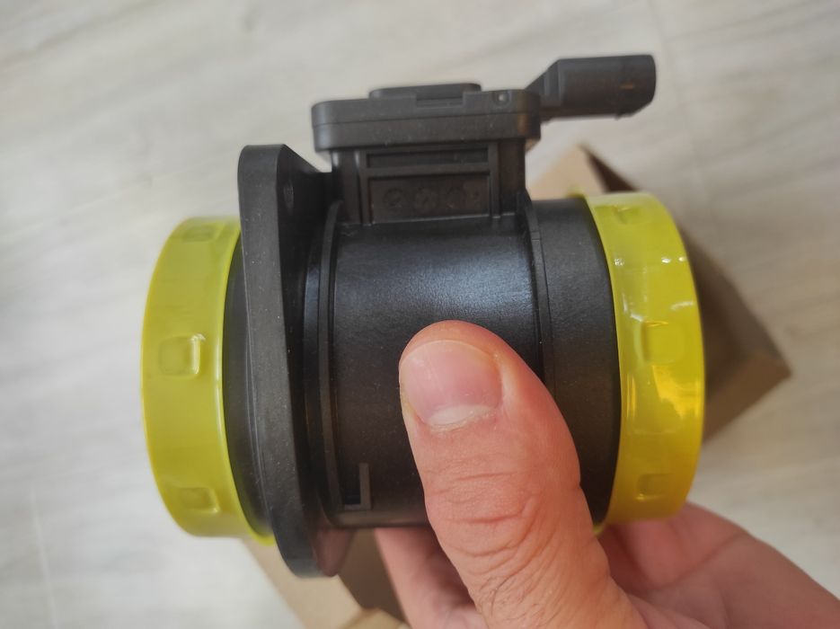 Senzor debit de aer Volkswagen VAG 04L906461B