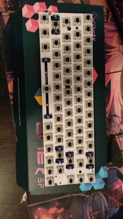 Tastatura Ducky One 2 SF cu Black Cherry Switches DEFECTA
