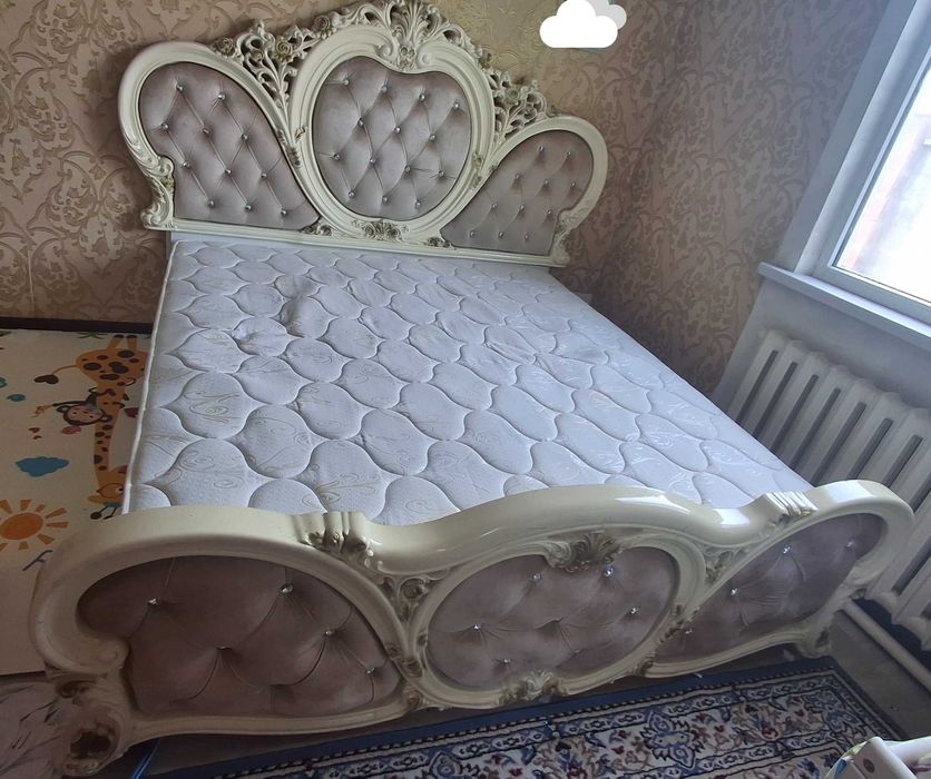 Спальный гарнитур