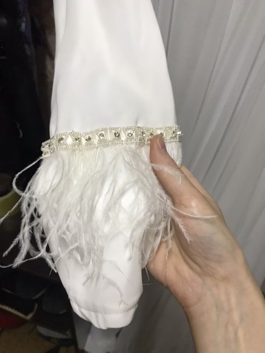 Платье нарядное свадебное