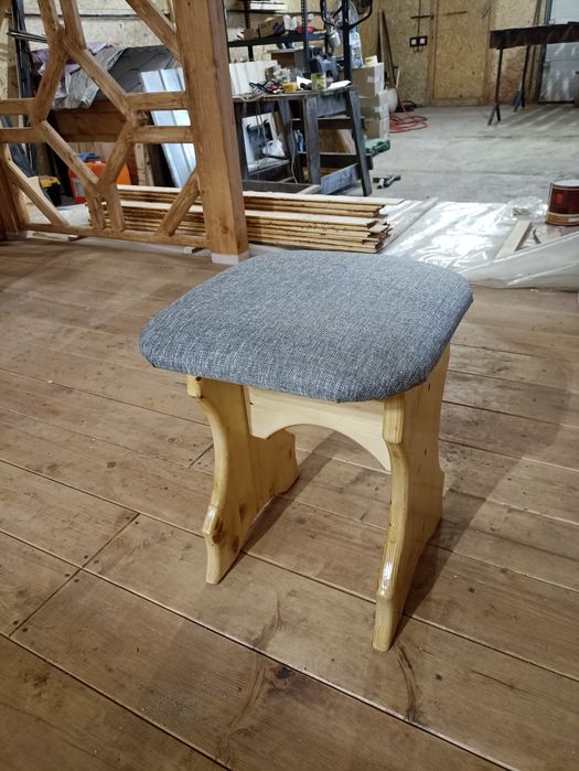 Табуретки из сосны