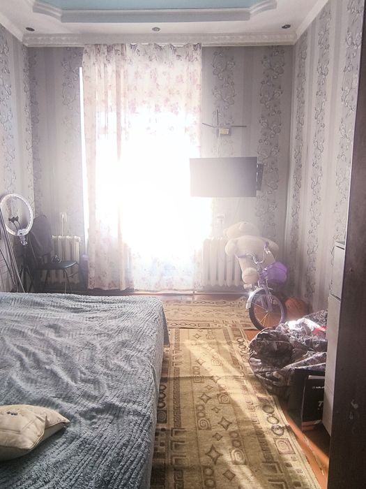 продается 2 ком квартира