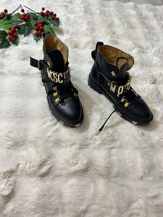 Bocanci / ghete din piele naturala Moschino marimea 36