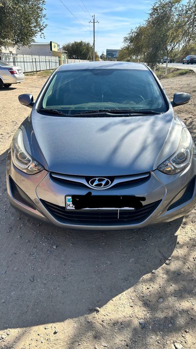 Хюндай Элантра.