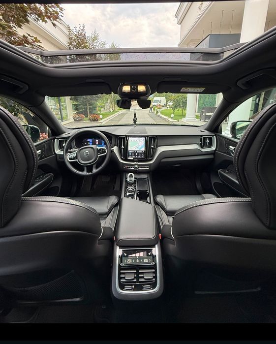 Volvo XC 60,2022,Mild-Hibrid Plus Dark AWD