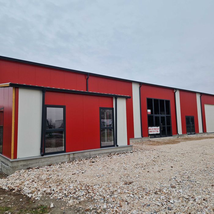 Дава се под наем Склад в с. Катуница, Област Пловдив - 4750 кв.м за 2992.17 € - Снимка #1