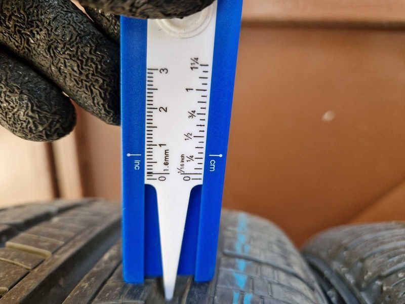 4 Pirelli R19 235/55
всесезонни гуми
DOT1019