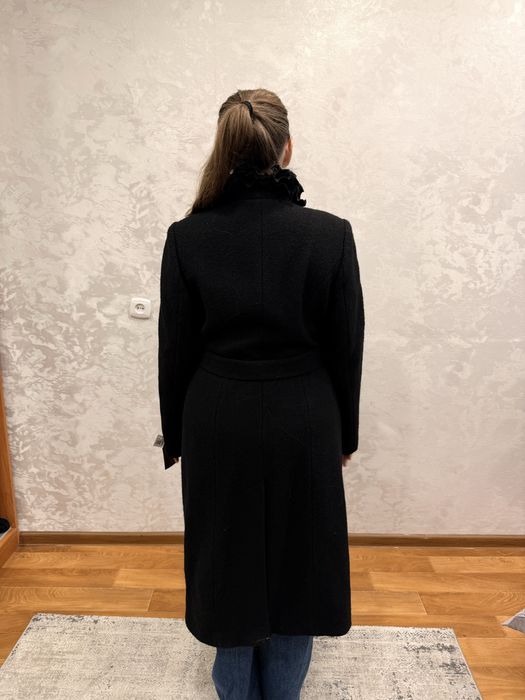 Пальто, черное.