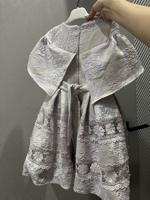 Продам платье 5/6 лет