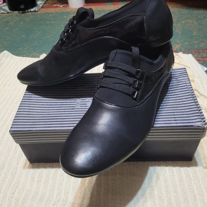 Продаётся мужская обувь