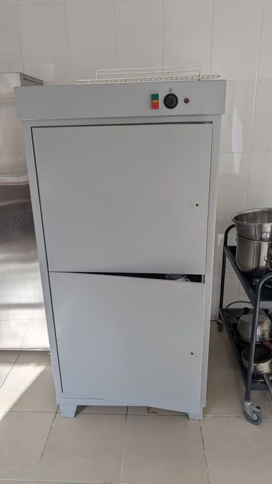 Срочно продаётся кухонное оборудование б/у. Состояние отличное,
