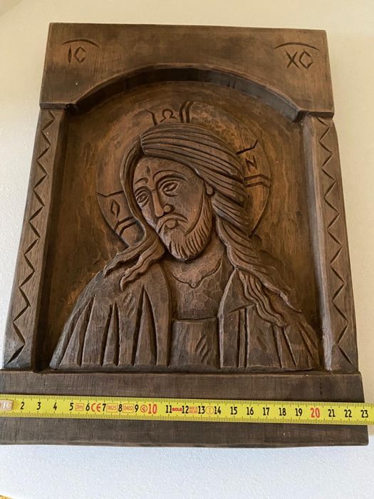 Icoana Mantuitorului sculptata in lemn de nuc