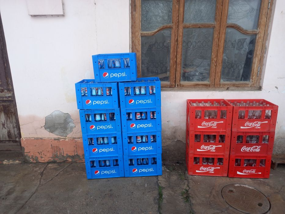 Cola-Pepsi тара.