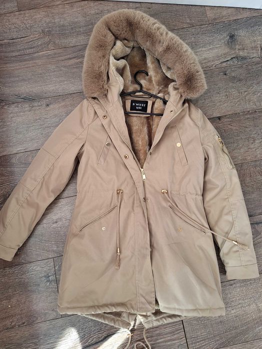 Зимна парка като нова обличана два пъти много топличка!