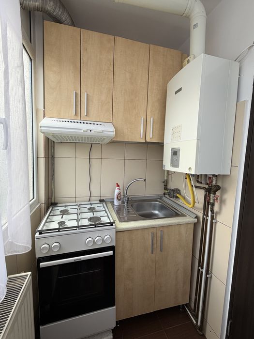 Inchiriez apartament Rm Valcea