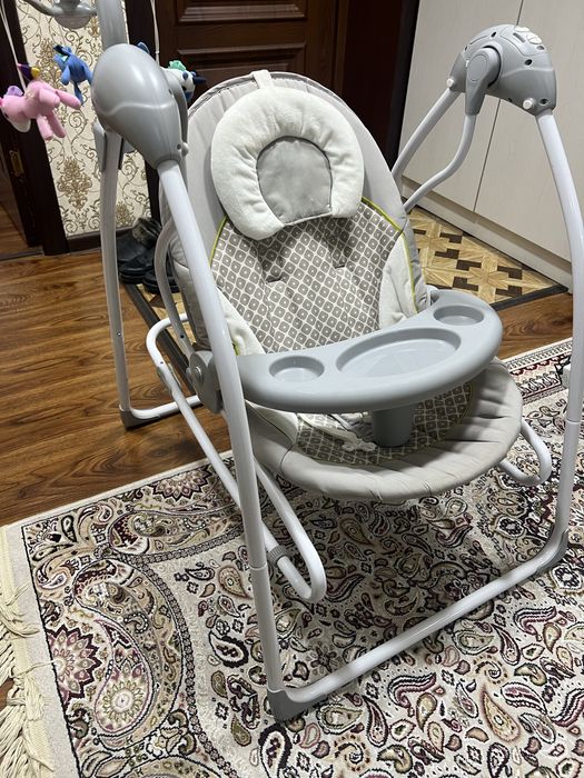 Электронная люлька качалка, в отличном состоянии почти новая.