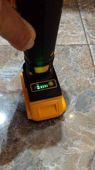 Flex cu variator dewalt și o baterie de 6A