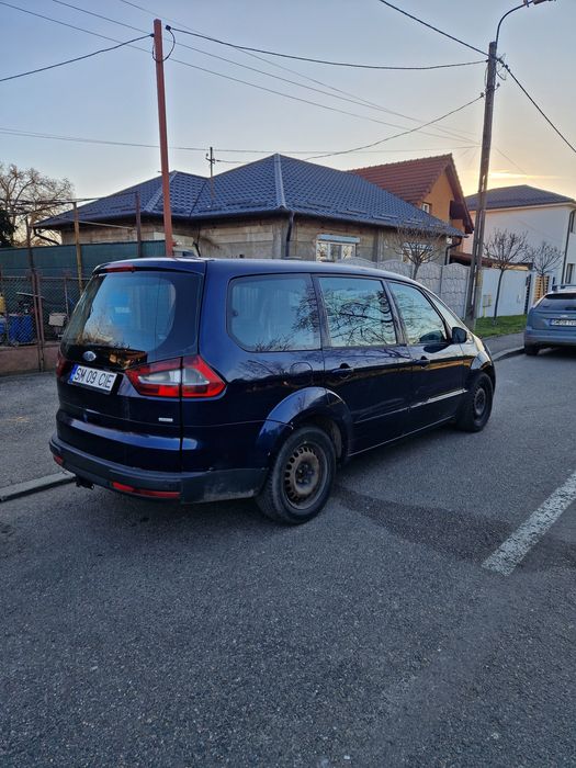 Vând Ford Galaxy