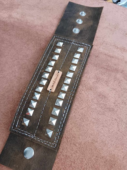 Brățări din piele naturala