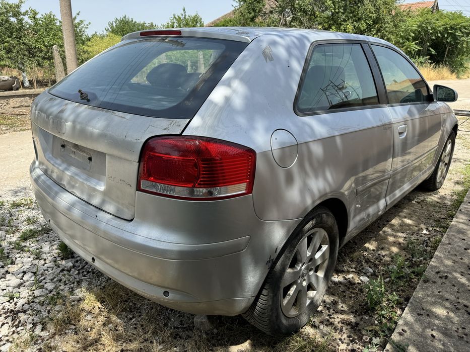 Продавам ауди а3 8п на части само