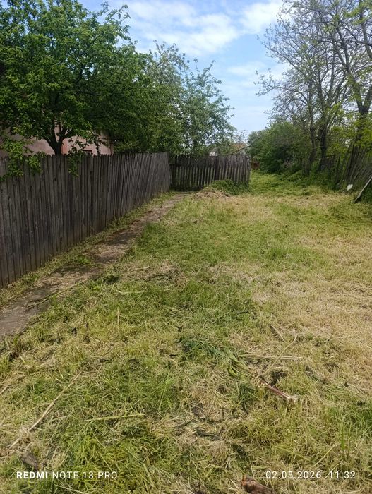Casă demolabilă sau renovabilă cu teren 1.000 mp în Redișoara
