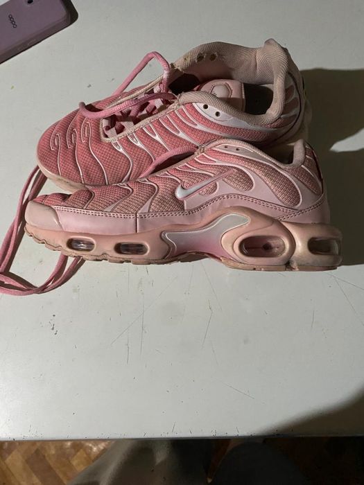 Кроссовки тнки розовые