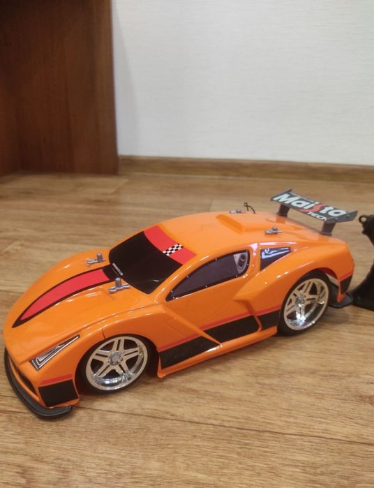 Машинка на радиоуправлении, Maisto Tech