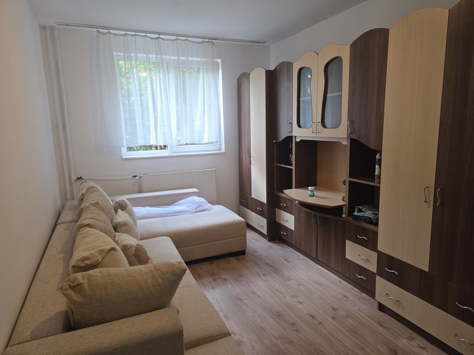 Închiriez garsoniera confort 1
Preț 230 eu negociabil