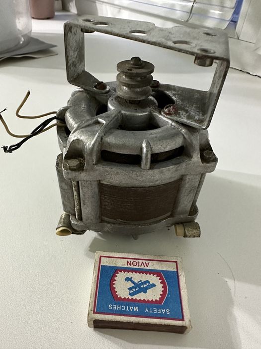 Продам электродвигатель на 220 вольт