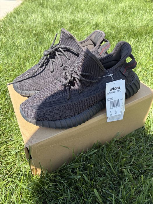 Yeezy 350 V2 Black