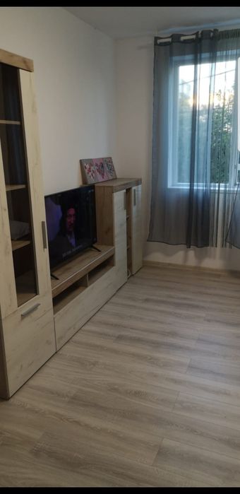 Închiriez apartament
