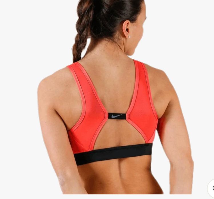 Чисто ново спортно бюстие Nike