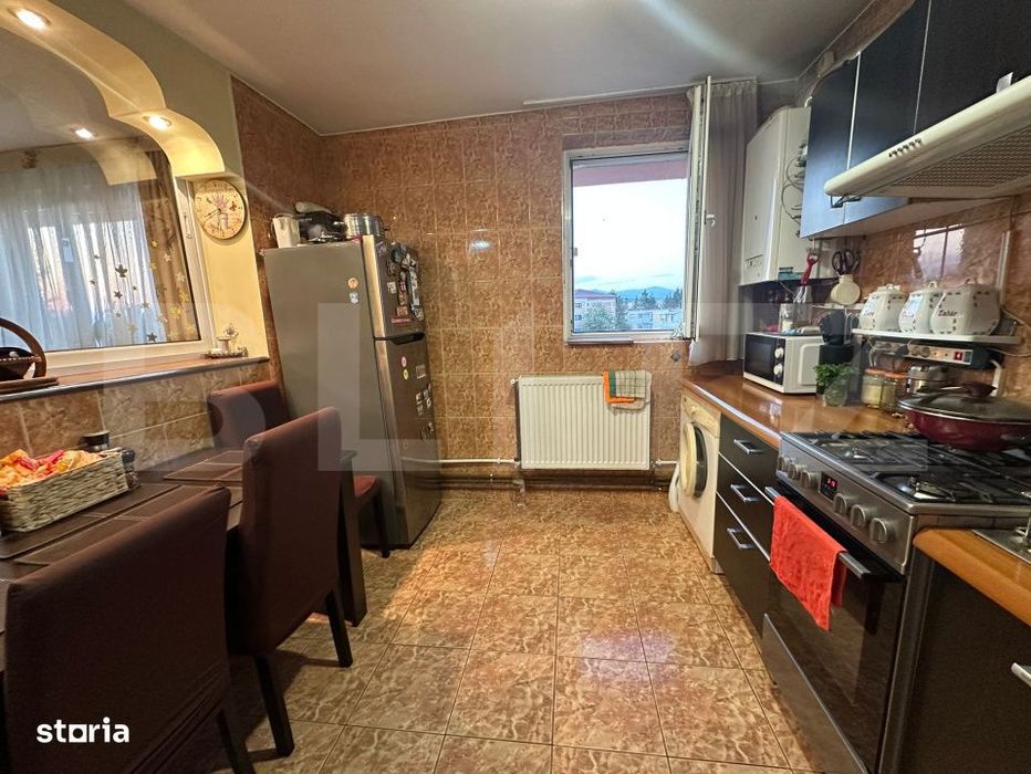 Apartament cu 3 camere, zona 8 Mai, 68 mp